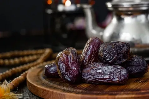 تصویر 3 از قیمت خرید خرما پیارم بسته بندی + فروش ویژه